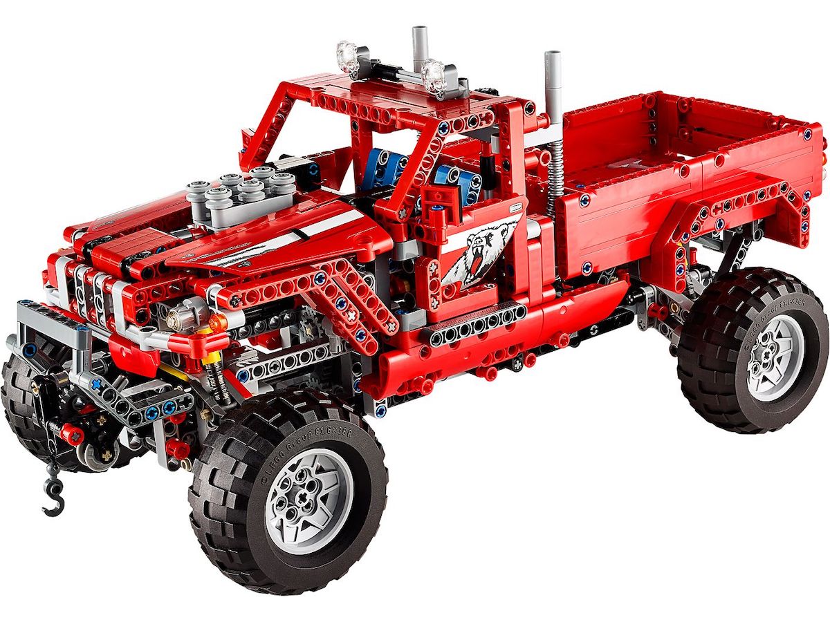 LEGO Technic Set 42029, the Customised Pickup Truck - not particularly reminiscent of the truck your neighbour might drive but as usual for Technic, an interesting set to build and explore the mechanisms of.
