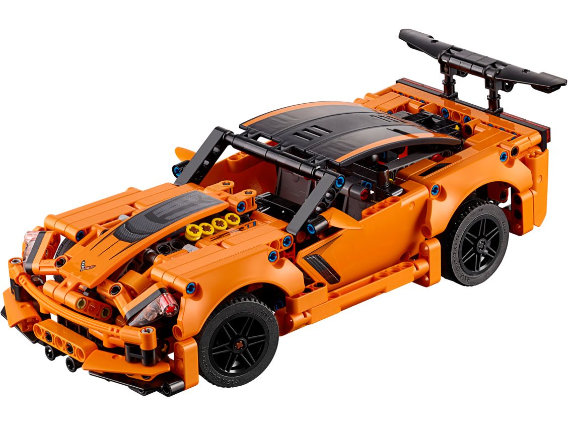 LEGO Technic Chevrolet Corvette ZR1 (set 42093) fits perfectly on the decks of the Technic Car Transporter.
