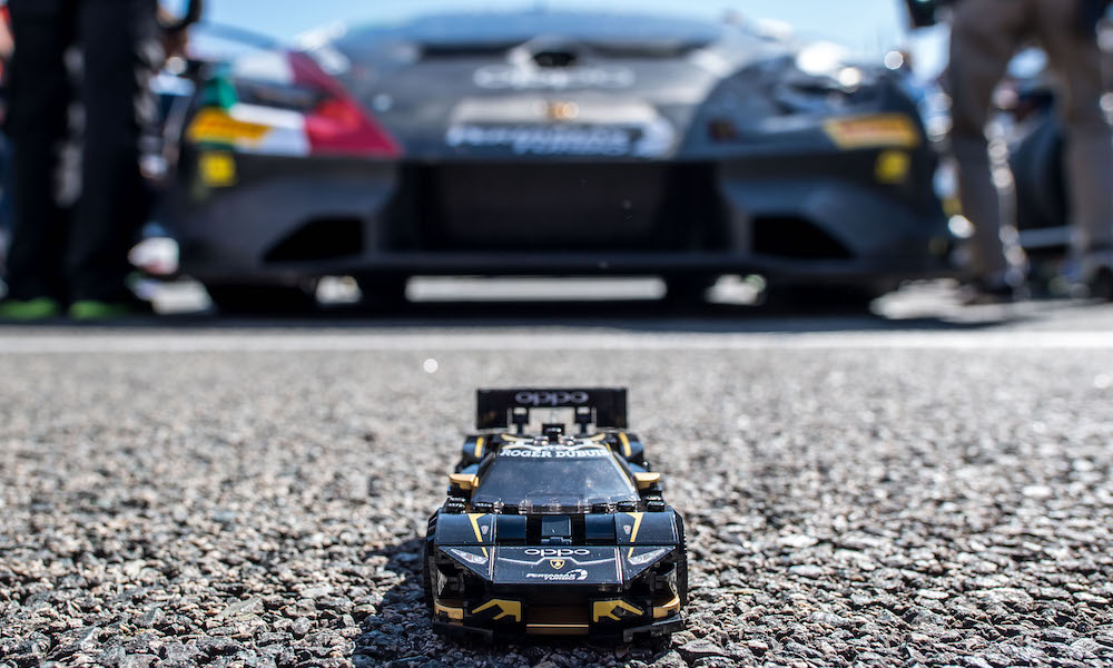 The LEGO Speed Champions Lamborghini Huracan Super Trofeo Evo, alongside it's real life counterpart. Image © Lamborghini.