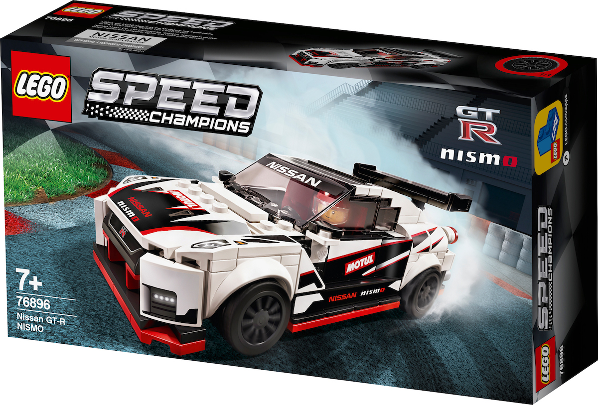 The front of the retail box for this Nissan Speed Champions set - LEGO have chosen some fairly generic track surroundings as the theme for this set. No sign of any accessories!