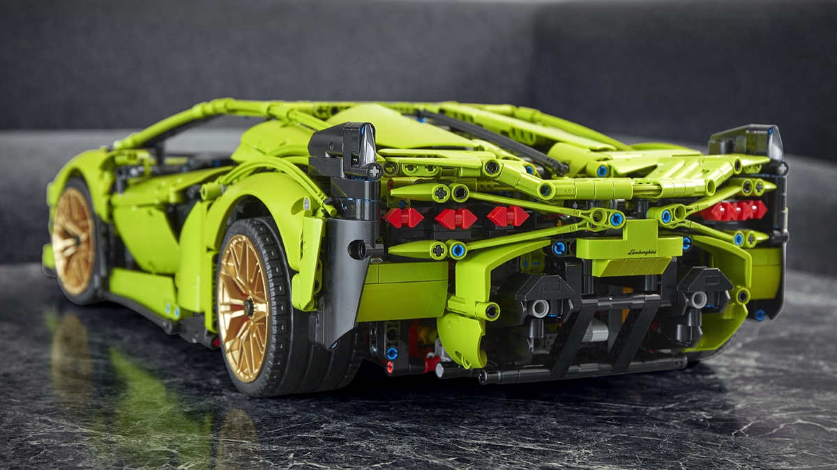 LEGO Technic Lamborghini Sian FKP 37 42115 Review & Lighting