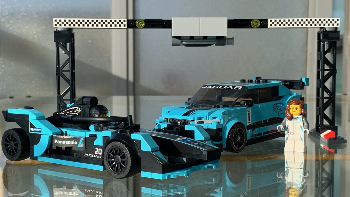 The LEGO Speed Champions Formula E Panasonic Jaguar Racing GEN2 Car and Jaguar I-PACE eTROPHY car twin-pack, part of the new for 2020 8-wide sets.