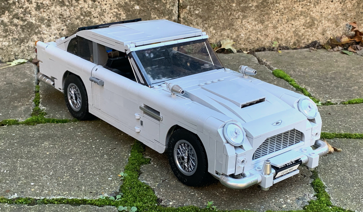 A detailed and interesting model to build, this set will be a classic with many James Bond film fans and LEGO Creator enthusiasts. The details are good, although the model does lose some of the curved sophistication of the original calssic car and storage can be a problem with these larger models.
