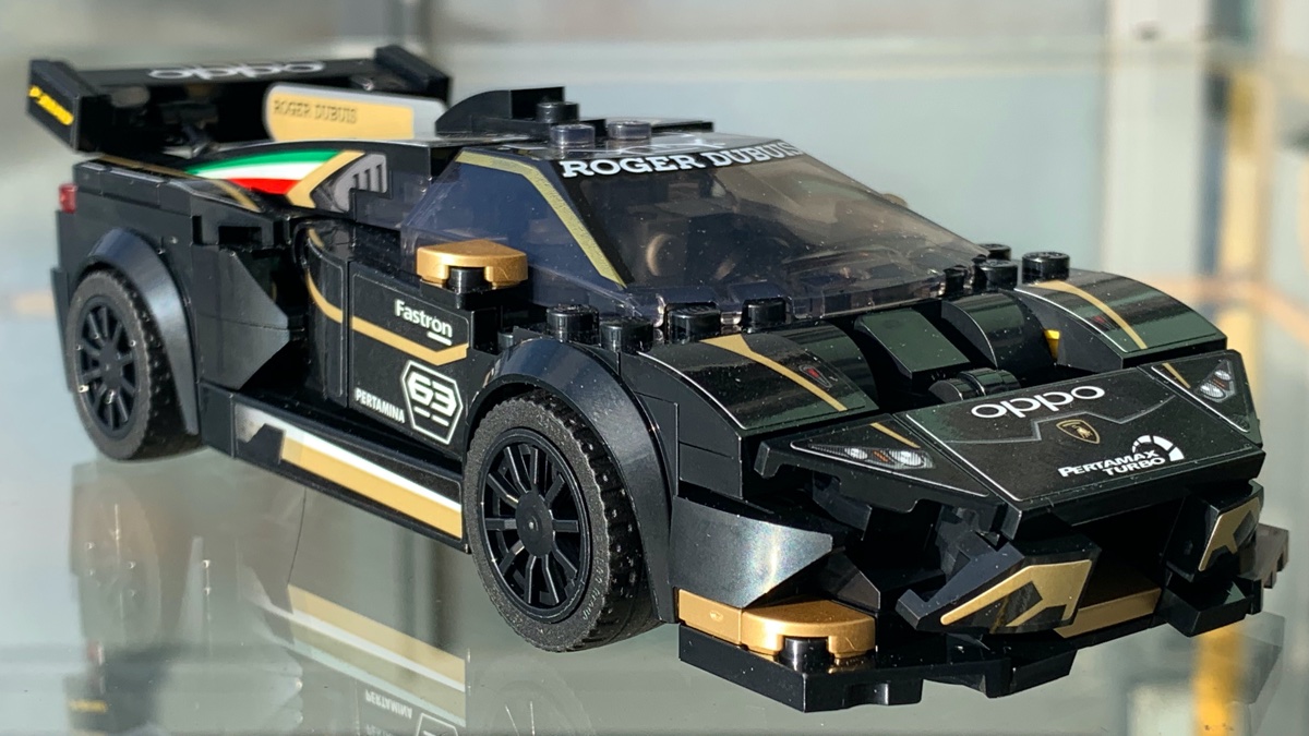 The black and gold livery of the Huracan Super Trofeo EVO looks great, with actual gold bricks in addition to the stickers. The pointy, aggressive nose (using a hinge which doubles as a bonnet vent) really captures Lamborghini's angular design style.